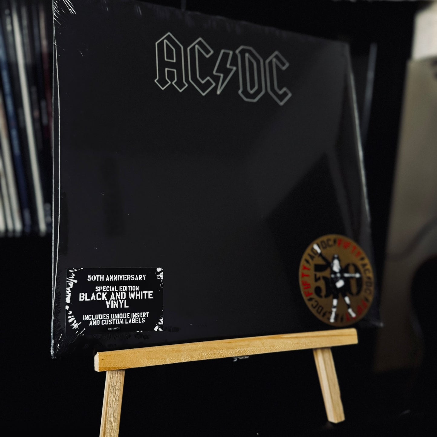 AC/DC – Back in Black | Vinilo Black & White Blend – 50th Anniversary